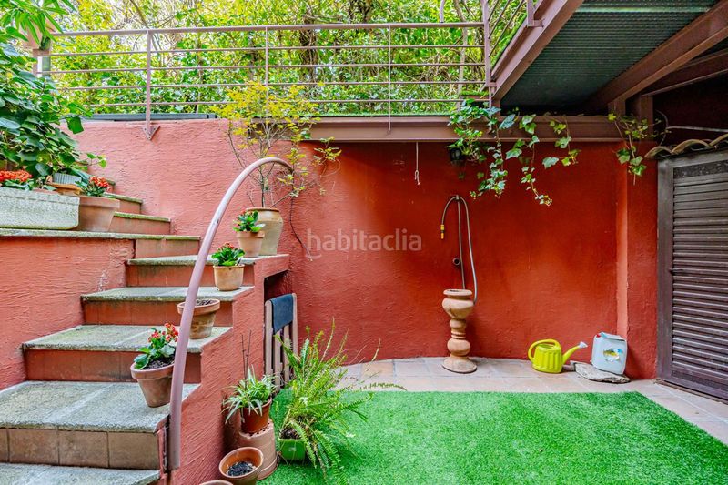 Foto b1344452-5b84-4294-ad61-1d9fd96d5542. Casa aparellada amb calefacció piscina a Mirasierra Madrid