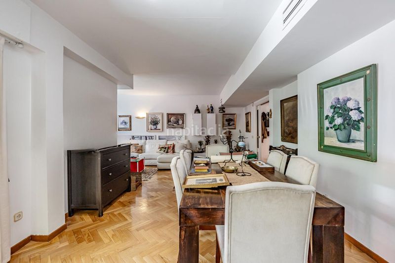 Foto c0f33a87-a517-496f-9b33-bb2a789cb78e. Casa aparellada amb calefacció piscina a Mirasierra Madrid