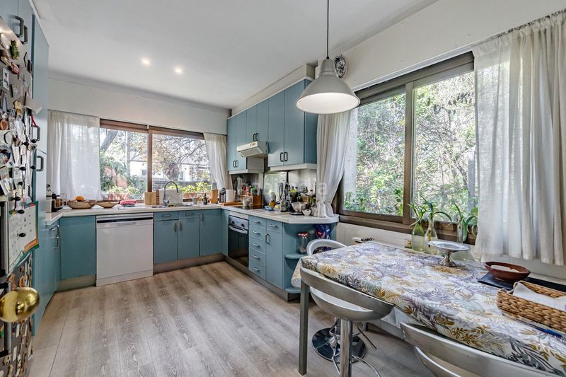 Foto c4f44db3-3214-4b68-8870-082104d486e9. Casa aparellada amb calefacció piscina a Mirasierra Madrid