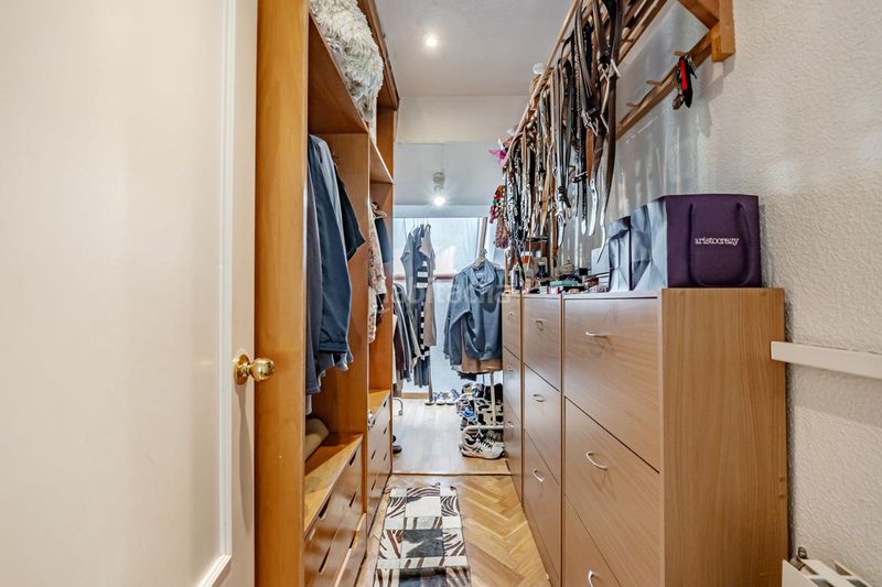 Foto d77a6f3a-d04e-4b5c-a06d-64f491b24686. Casa aparellada amb calefacció piscina a Mirasierra Madrid