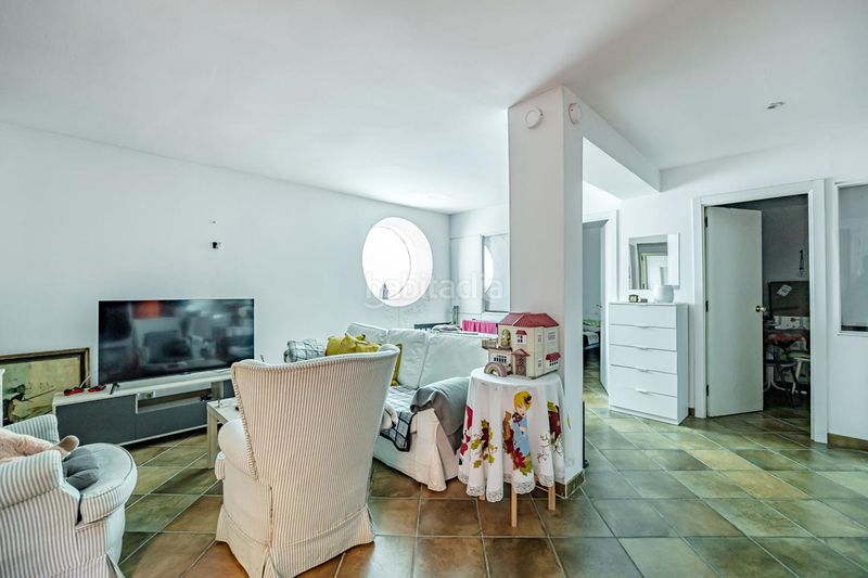 Foto d9e2e793-678a-44f5-bd59-a379a9be1eab. Casa aparellada amb calefacció piscina a Mirasierra Madrid