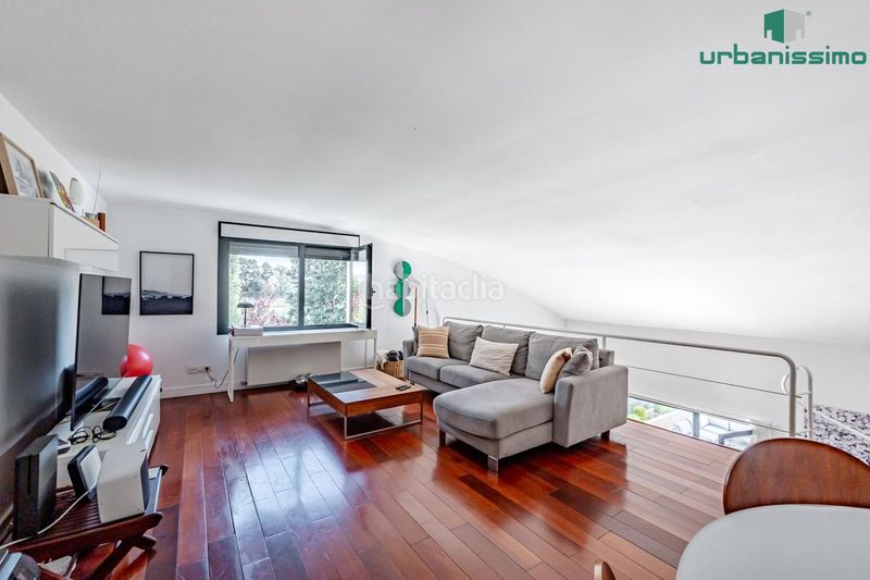 Foto 0be7eb30-08b7-4a04-8237-5a642e2728ab. Casa aparellada amb calefacció piscina a Valdemarín Madrid