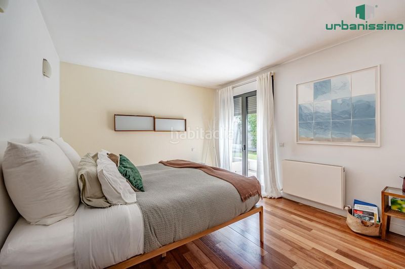 Foto 545849fb-42c1-43ba-9de7-c121c322638c. Casa aparellada amb calefacció piscina a Valdemarín Madrid