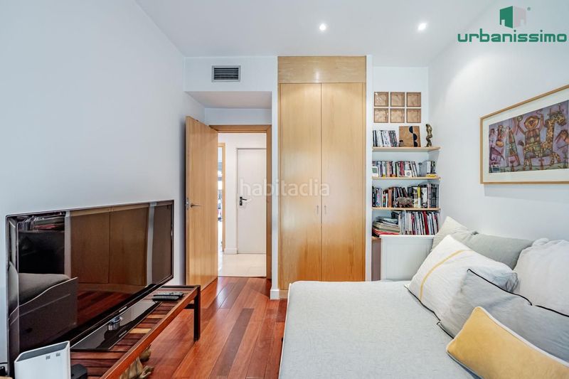 Foto 84bae404-a1d0-4a95-a726-341d53447415. Casa aparellada amb calefacció piscina a Valdemarín Madrid