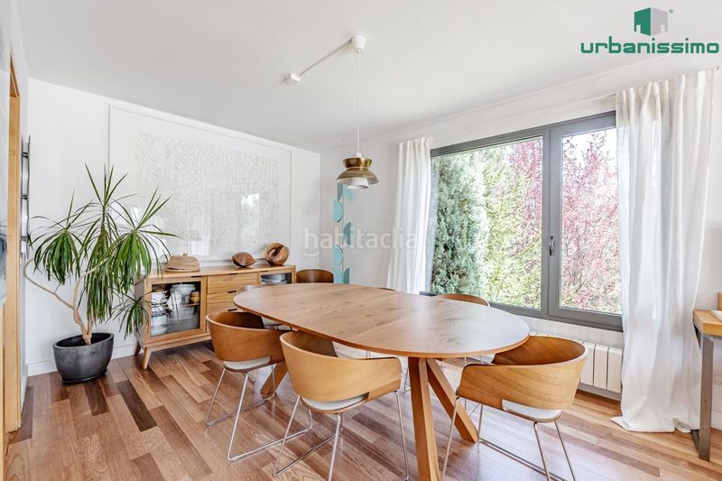 Foto dcbacf86-9178-48cd-9a85-a3a1db32f58a. Casa aparellada amb calefacció piscina a Valdemarín Madrid