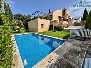 Towny house  De jimena menéndez pidal. Valdemarin chalet pareado con piscina  individual