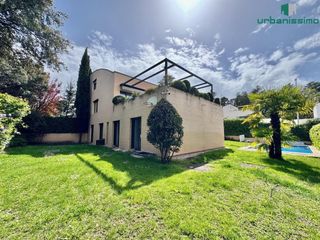 Casa aparellada  De jimena menéndez pidal. Valdemarin  exclusividad y tranquilidad a un paso del centro