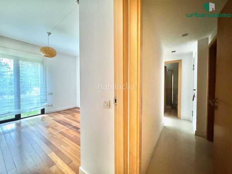 Foto 1eb094b3-f878-43c3-8f0d-36efe0817864. Casa aparellada amb calefacció aparcament piscina a Madrid
