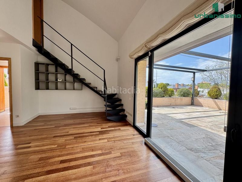 Foto 511b7c68-0049-4295-b3e4-50ba18f0c865. Casa aparellada amb calefacció aparcament piscina a Madrid