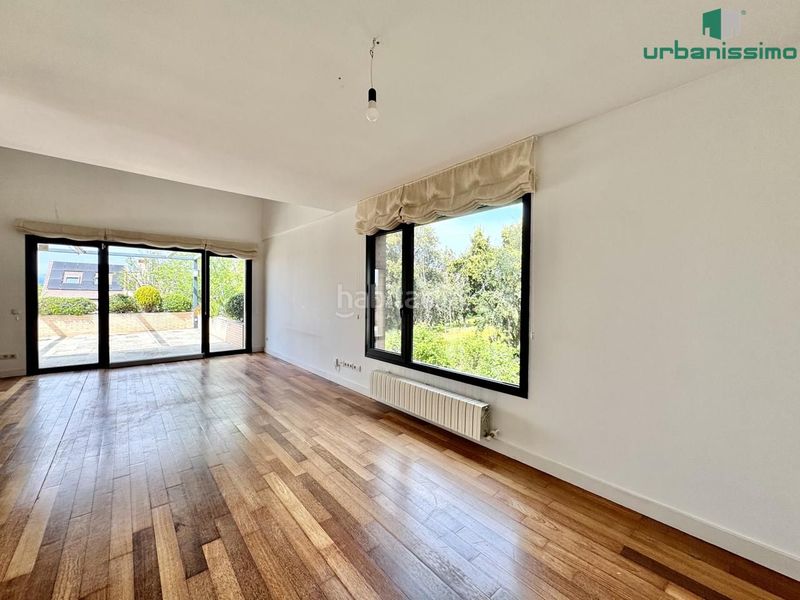 Foto 62d89da1-e320-4f8a-8370-58cb96c4b366. Casa aparellada amb calefacció aparcament piscina a Madrid