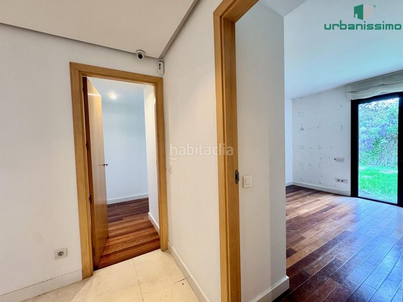 Foto f0c08ed1-9202-4486-ba9e-45fa663ad360. Casa aparellada amb calefacció aparcament piscina a Madrid