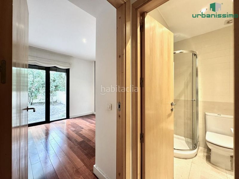 Foto f5040f17-4752-42d6-b00f-40b52ae37d0a. Casa aparellada amb calefacció aparcament piscina a Madrid