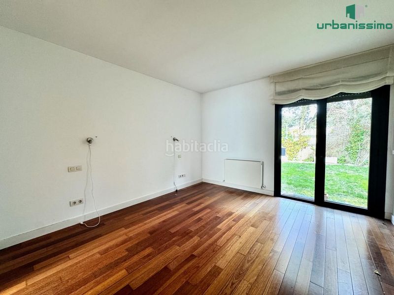 Foto fde9f628-87c4-45cf-a944-475e493c128f. Casa aparellada amb calefacció aparcament piscina a Madrid