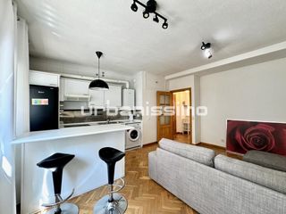 Rent Apartment  Esperanza sánchez carrascosa. Valdeacederas  apartamento luminoso con patio comunitario