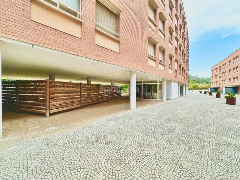 Foto 0b43b042-2b95-4891-bcbf-80db1688e29b. Àtic amb calefacció aparcament piscina a Molins de Rei