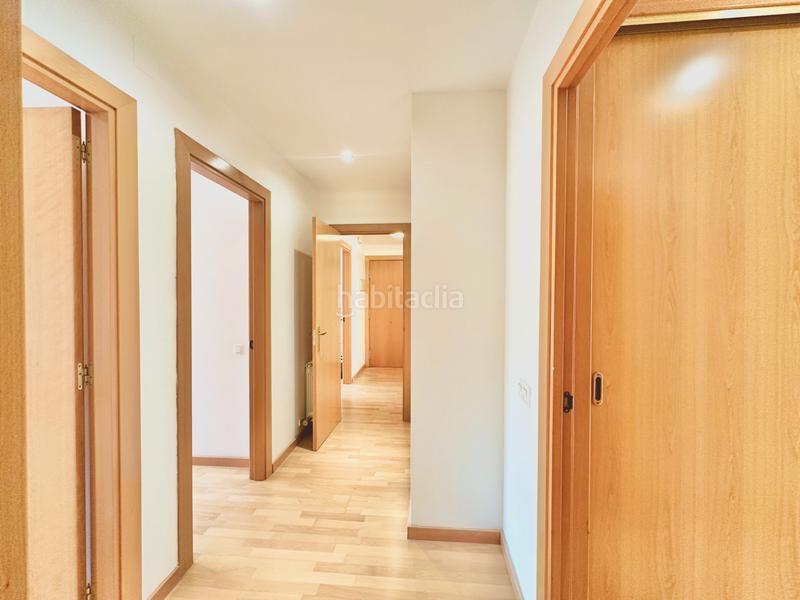 Foto 5acff15f-61cf-42e1-9b55-379357faf329. Àtic amb calefacció aparcament piscina a Molins de Rei