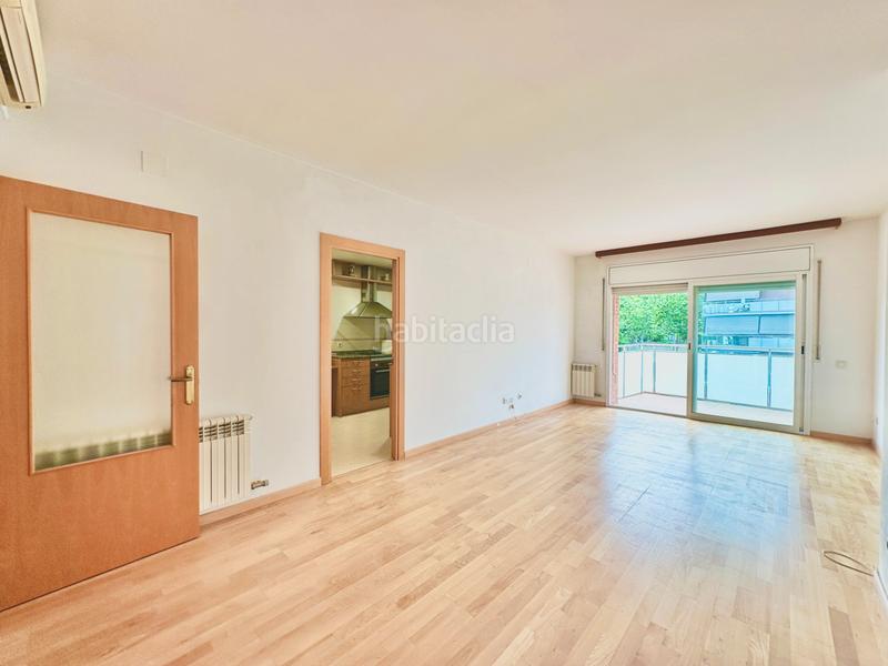 Foto 7b1be058-7cfb-41d6-bb3e-afa89457efa4. Àtic amb calefacció aparcament piscina a Molins de Rei