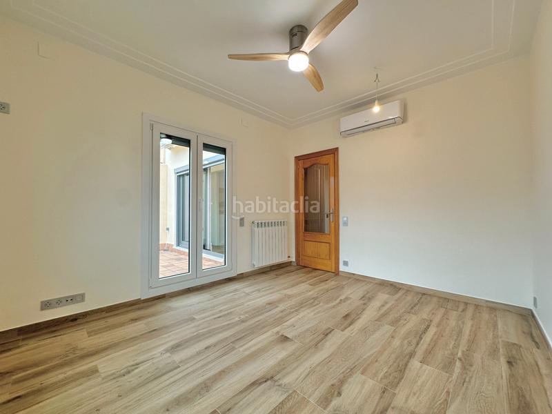 Foto 4f6474f7-47a9-49da-98ad-348509ec4851. Piso descubre la vida en la cima: ático de lujo con terraza en les corts en Barcelona