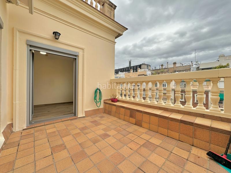 Foto 607c68ad-385e-4b6d-be60-fff023428324. Piso descubre la vida en la cima: ático de lujo con terraza en les corts en Barcelona