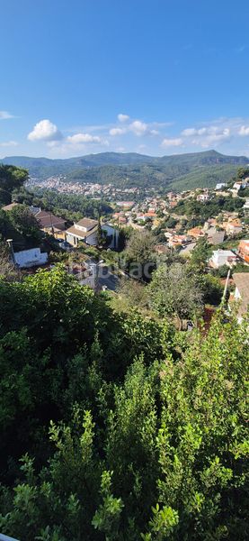 Foto ed3d552f-e029-4094-b49a-ba95dd494629. Terreny residencial a Torrelles de Llobregat