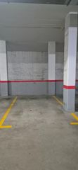 Alquiler Parking coche en Carrer del 8 de març 34. Garaje en alquiler - plazas de aparcamiento en zona residencial