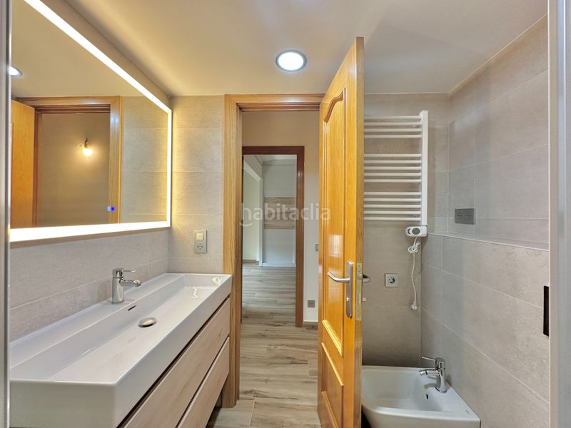 Foto 4c0d35a0-d44a-463e-9125-807ea0562cad. Àtic amb calefacció a Barri de les Corts Barcelona