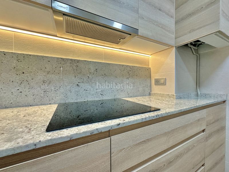 Foto eea4a7a8-73b4-45cf-a9be-74b3250f36bf. Àtic amb calefacció a Barri de les Corts Barcelona