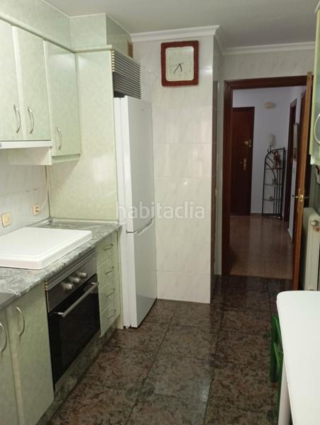 Foto b6a1eb7d-d010-4f1e-9c15-5067672771f8. Alquiler piso en PAU 2-600 Puertollano