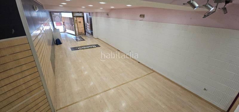 Foto 68cc990b-b0fc-4b8f-87e5-9588f328e937. Local comercial en Centro Puertollano