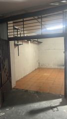 Aparcament cotxe a Avenida Primero de Mayo