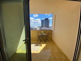Appartement  Avenida del general perón. Precioso piso en planta 22 con magnifica luz y vistas espectacul