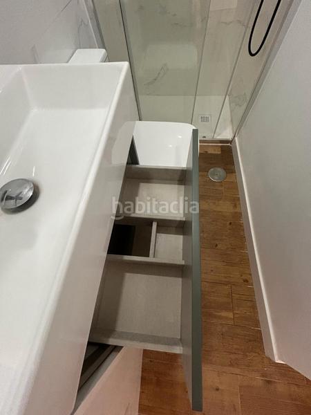 Foto d7d8d0a6-2565-4ff7-910b-cf8d210fa9b6. Oficina amb calefacció a Las Águilas Madrid