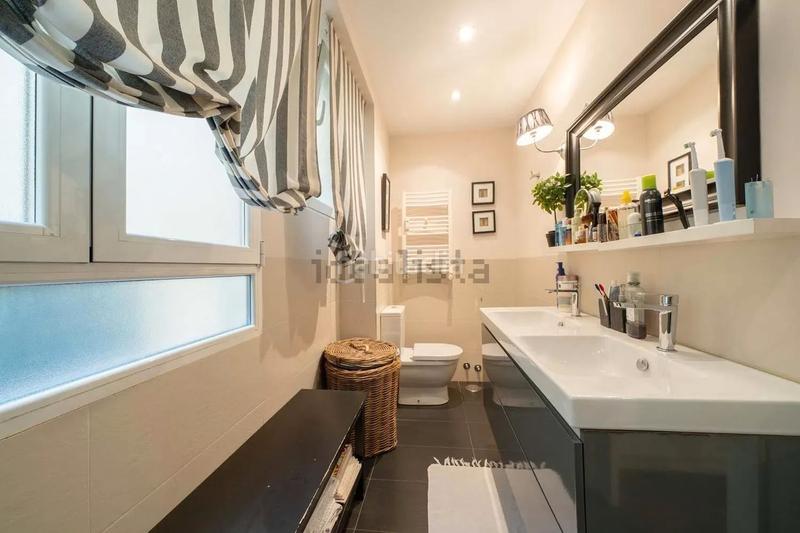 Foto 684d48d4-2271-43c3-99d6-02cd48785375. Zweistöckige wohnung mit heizung parking in Niño Jesús Madrid