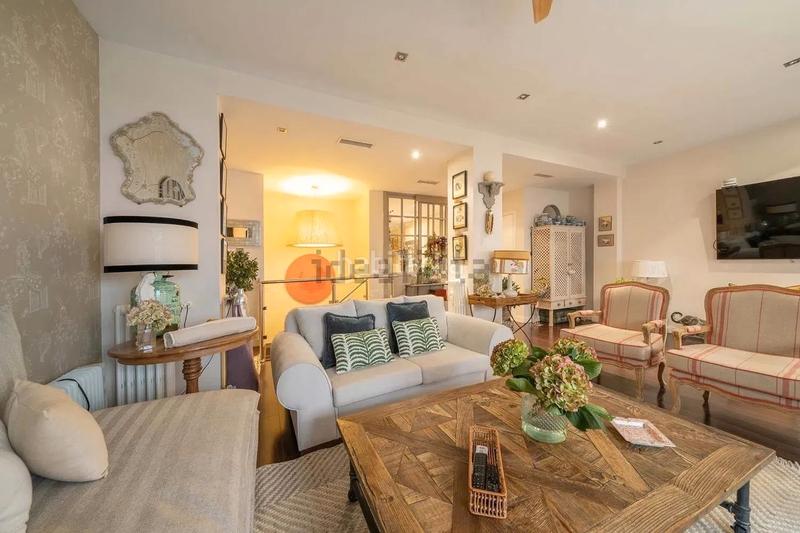 Foto 745d749e-93b7-4f6a-9607-149165369d58. Zweistöckige wohnung mit heizung parking in Niño Jesús Madrid