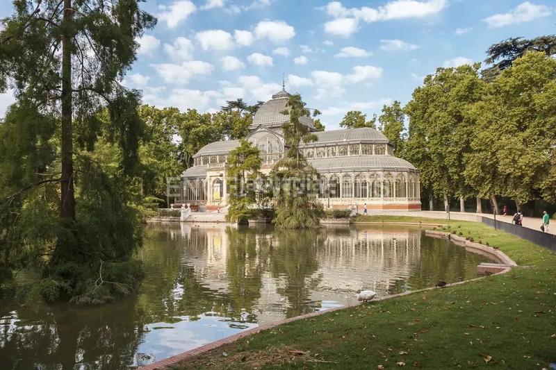 Foto 77d01bf2-e27f-494e-bede-89bfe3cea809. Zweistöckige wohnung mit heizung parking in Niño Jesús Madrid