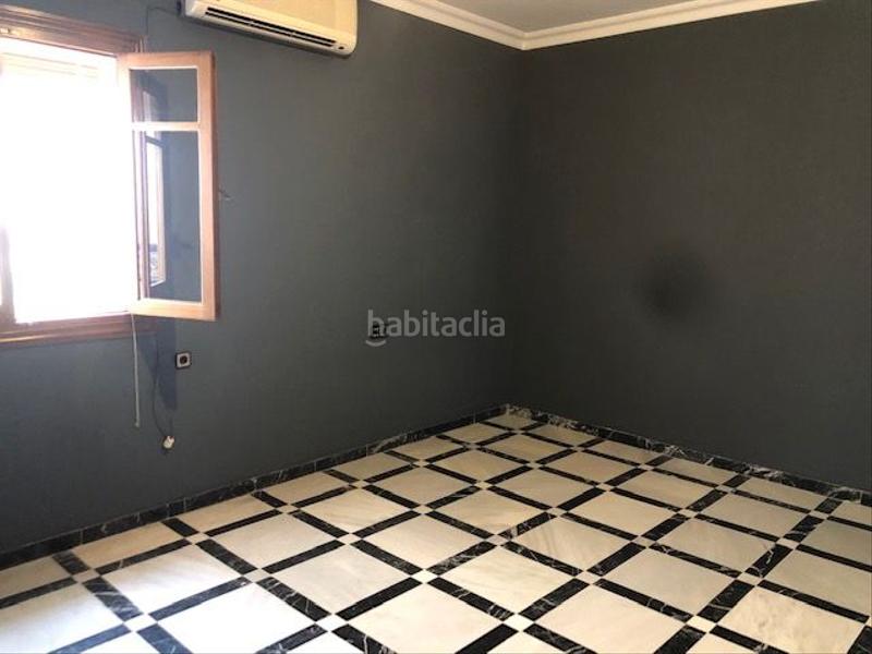 Foto 92782450-cc56-4adf-a1be-7adc16946dc0. Haus mit parking in Centro - Doña Mercedes Dos Hermanas