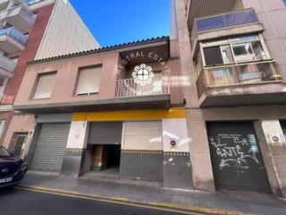 Lloguer Local Comercial  Valencia. Se alquila amplio y céntrico local en cambrils
