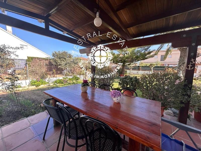 Foto 3eaf315e-02f9-4c2e-8412-cced279256cf. Chalet con riscaldamento parcheggio in La Dorada Cambrils