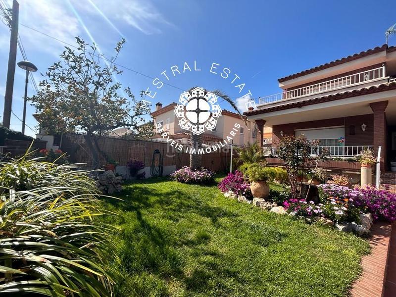 Foto 6ccf6452-ef76-46b8-8941-731257cfc3bb. Chalet con riscaldamento parcheggio in La Dorada Cambrils