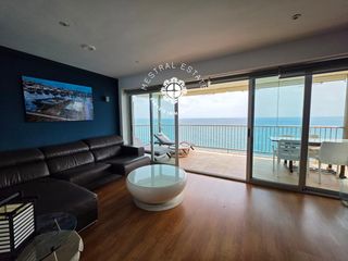 Flat in Pla de Maset - Cap de Salou. Se vende precioso piso en primera linea con vistas al mar en sal