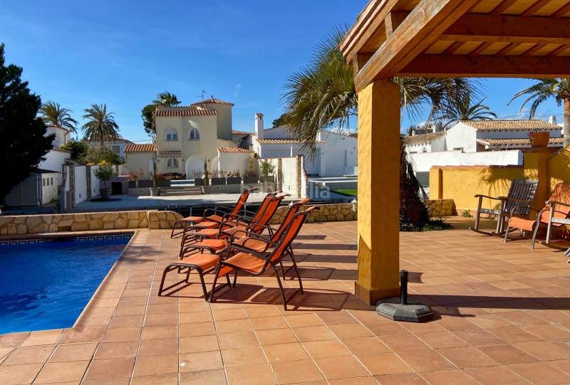 Foto 89ca410c-5cc0-4210-a133-62fbbeea443f. Casa con riscaldamento parcheggio piscina in Port Grec - Port Moxó Empuriabrava