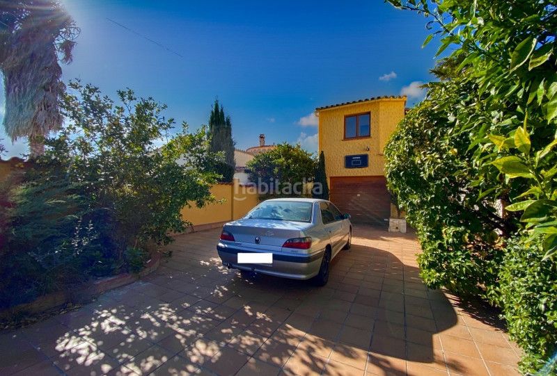 Foto 768d46b0-5bf7-43d5-9248-f259d4429e2f. Casa amb calefacció aparcament piscina a Port Grec - Port Moxó Empuriabrava