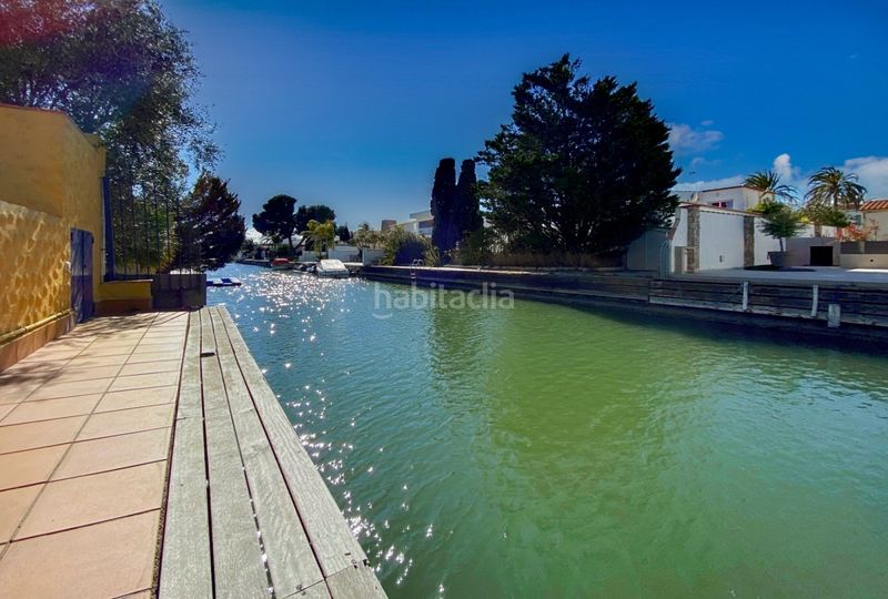 Foto c5af6625-d7a0-4f16-83fd-5878c4d9fcdb. Casa amb calefacció aparcament piscina a Port Grec - Port Moxó Empuriabrava