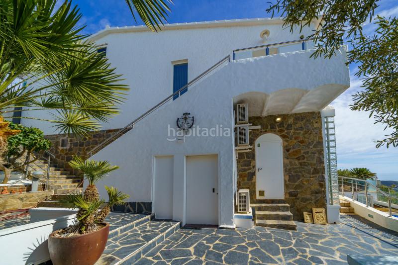 Foto 4a261bce-a231-4388-8afb-6ffe37f4e08d. Casa villa con una vista única y excepcional sobre la bahía con máxima insolación de la mañana a la tarde, tanto en invierno c en Roses