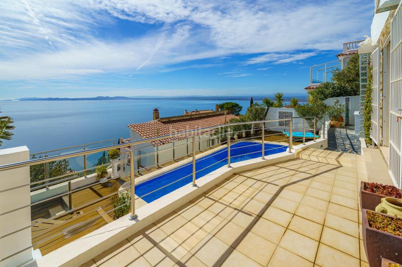 Foto 52596554-b915-4ada-8919-1705b889a4cc. Casa villa con una vista única y excepcional sobre la bahía con máxima insolación de la mañana a la tarde, tanto en invierno c en Roses