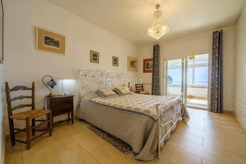 Foto 72f41b0a-c5f8-4332-b1f8-e6c4b79d4250. Casa villa con una vista única y excepcional sobre la bahía con máxima insolación de la mañana a la tarde, tanto en invierno c en Roses