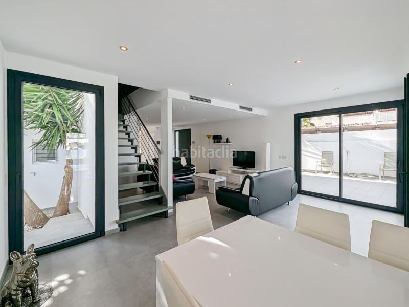 Foto 16f9c3b5-fba4-43dd-8b42-2f9711a5b927. Casa villa de lujo con amarre privado de 12,5 metros situada en la costa brava en españa. recientemente renovado a un alto nivel, esta en Empuriabrava