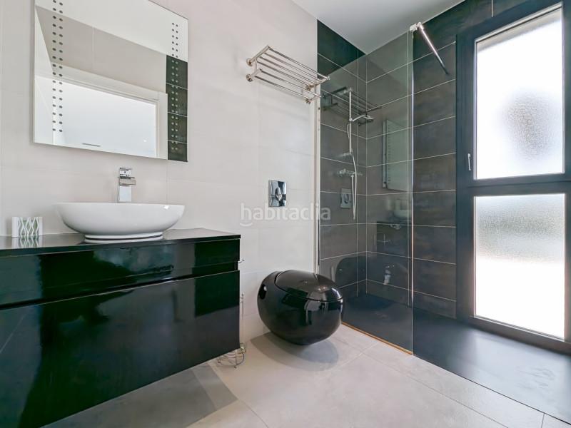 Foto 2754f83a-26ed-42fd-9838-c50b70f4af21. Casa villa de lujo con amarre privado de 12,5 metros situada en la costa brava en españa. recientemente renovado a un alto nivel, esta en Empuriabrava