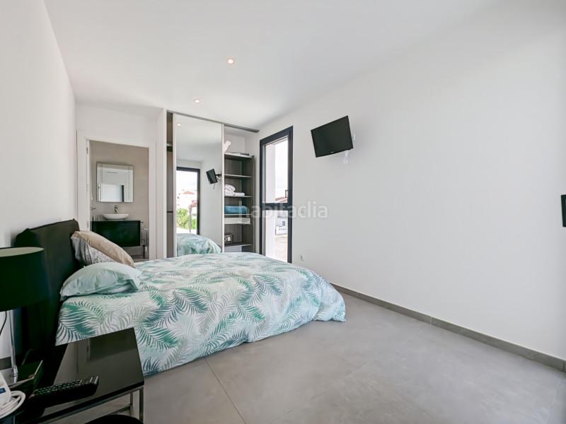 Foto af101955-2d00-425d-980e-8ae6fc38981a. Casa villa de lujo con amarre privado de 12,5 metros situada en la costa brava en españa. recientemente renovado a un alto nivel, esta en Empuriabrava