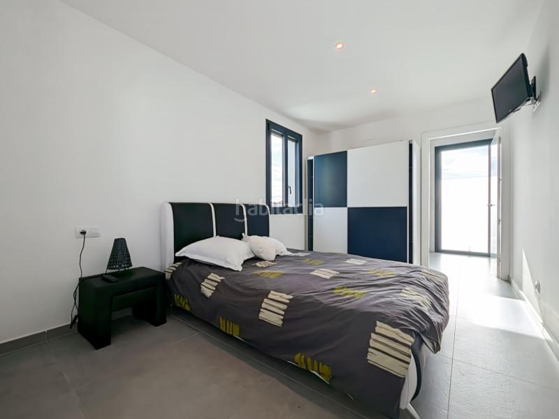 Foto c662fec5-5145-4283-8c6d-95aea32f45ae. Casa villa de lujo con amarre privado de 12,5 metros situada en la costa brava en españa. recientemente renovado a un alto nivel, esta en Empuriabrava